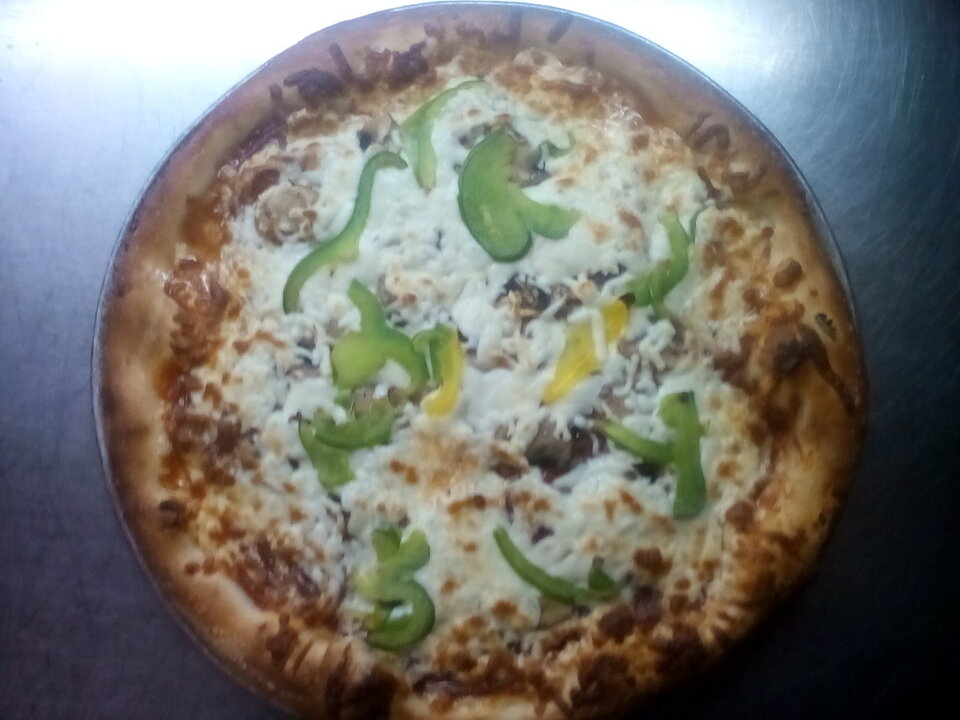 Restaurant Carlos Pizzeria | 151 Chemin dAdamsville, Bromont, QC J2L 2Y7, Canada | Phone: (450) 955-4040