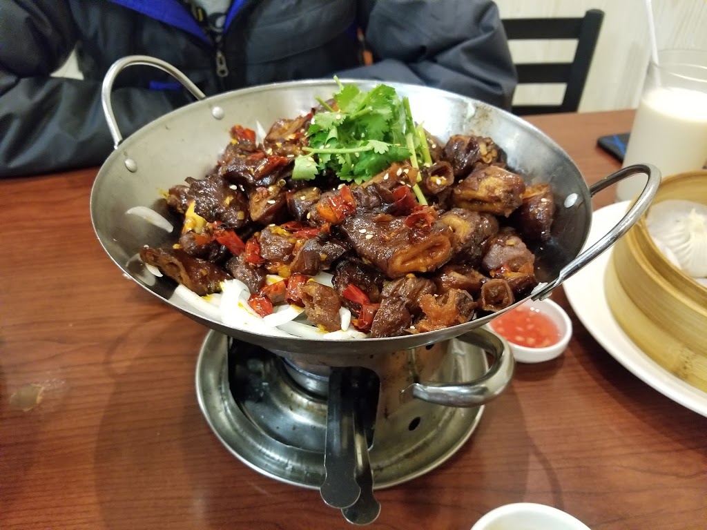 Shanghai Bistro 上海小馆 | 2045 Wyandotte St W, Windsor, ON N9B 1J8, Canada | Phone: (519) 253-8880