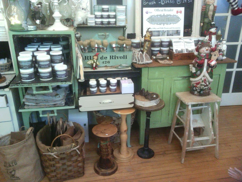 Regard sur le Passé Antiques, Gifts and Collectibles | 883 Horseshoe Valley Rd E, Hawkestone, ON L0L 1T0, Canada | Phone: (705) 326-1499
