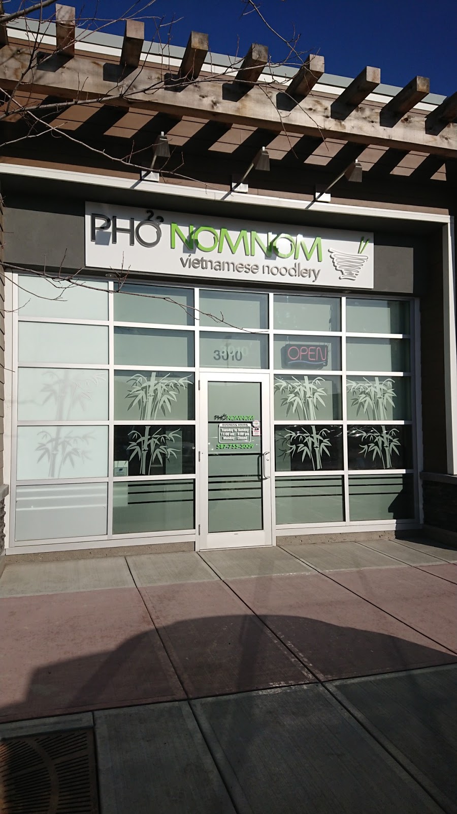 Pho Nomnom | 2060 Symons Valley Pkwy NW, Calgary, AB T3P 0M9 Symons Valley Pkwy NW, Calgary, AB T3P 0M9, Canada | Phone: (587) 755-3009