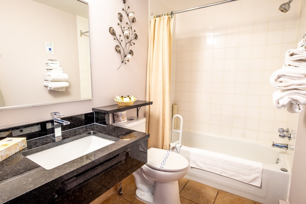 Motel Le Point de Vue | 1099 Chem. du Golf, La Malbaie, QC G5A 2W4, Canada | Phone: (418) 665-7575
