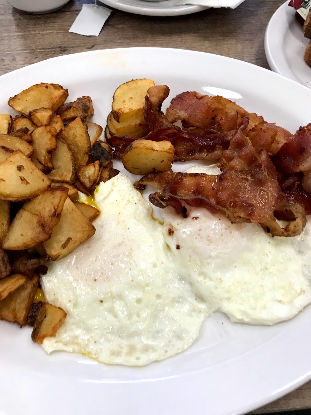 The Broken Egg | 4293 King St E, Kitchener, ON N2P 2E9, Canada | Phone: (519) 219-1317