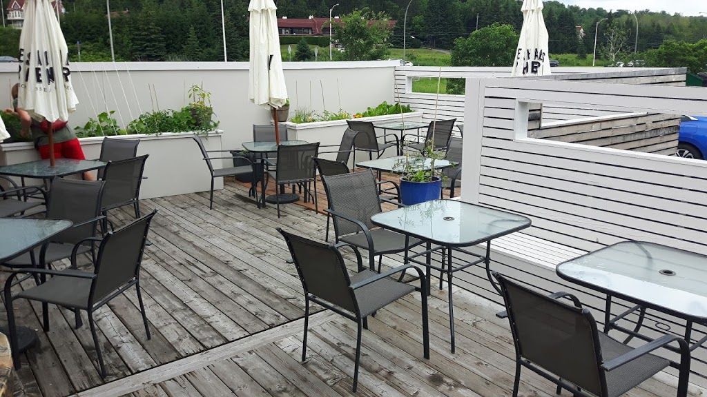 Gusto Cafe | 695 Chemin Avila, Piedmont, QC J0R 1K0, Canada | Phone: (450) 227-2788
