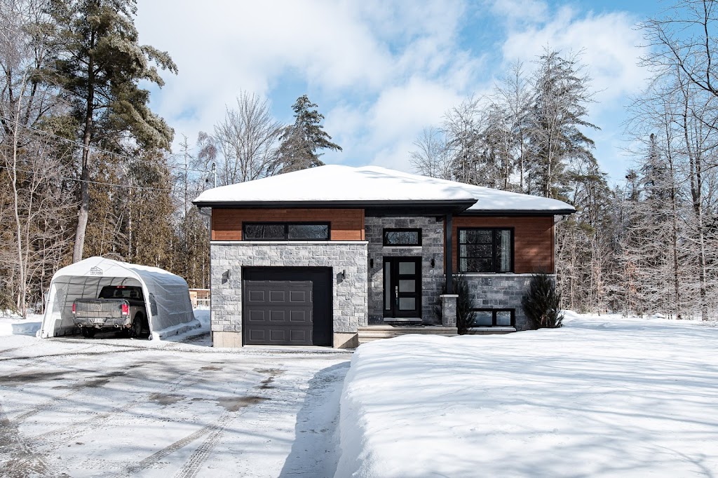 Ariane B. Carle, courtier immobilier Gatineau - REMAX | 28 Rue Paul, Val-des-Monts, QC J8N 7R7, Canada | Phone: (819) 923-9936
