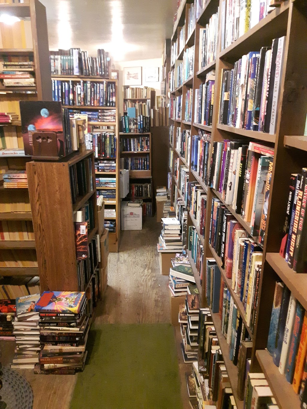 Bridgeburg Books | 16 Jarvis St, Fort Erie, ON L2A 2S1, Canada | Phone: (905) 871-8484