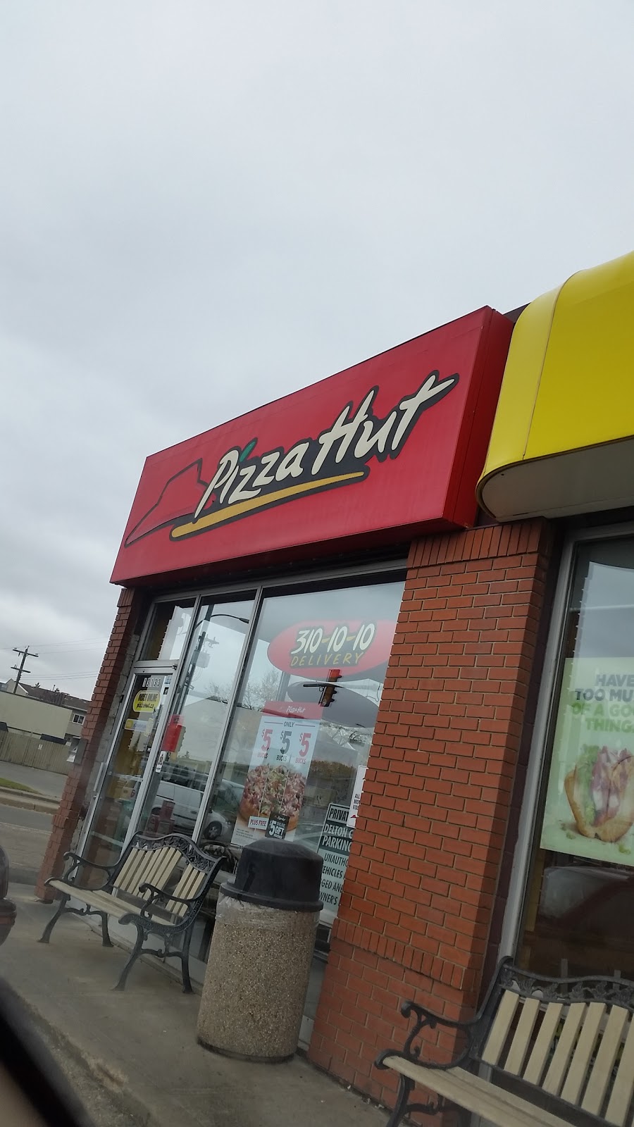Pizza Hut | 13133 82 St NW, Edmonton, AB T5E 2T4, Canada | Phone: (780) 310-1010