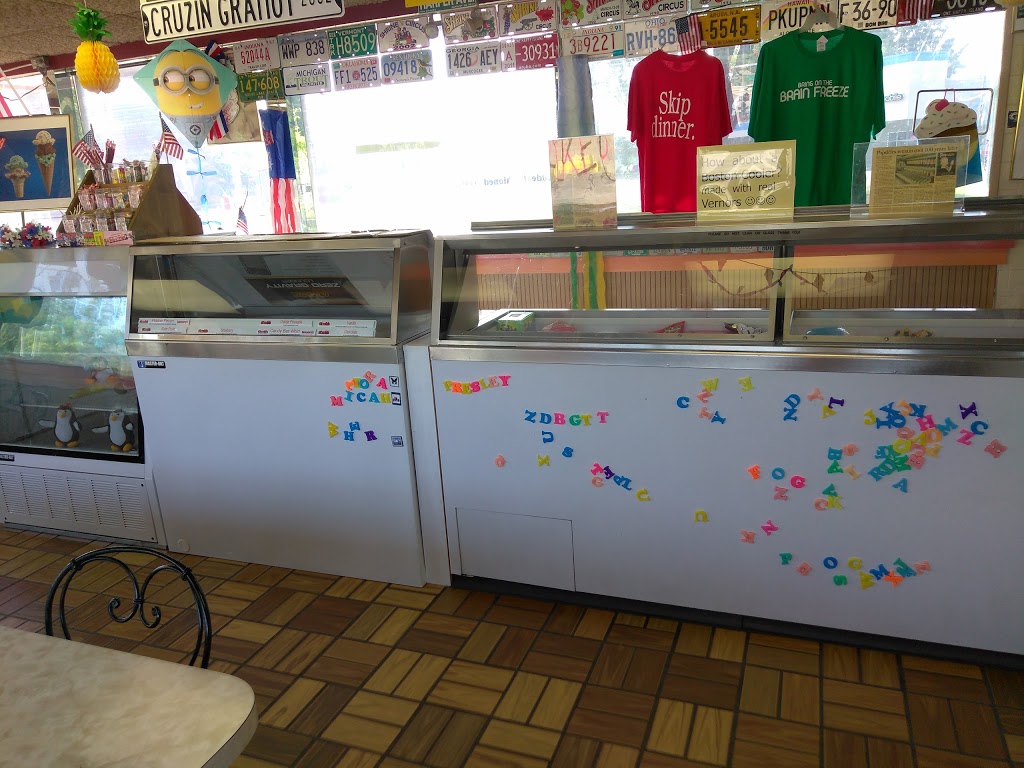 Strohs Ice Cream Parlour | 430 Pointe Tremble Rd, Algonac, MI 48001, USA | Phone: (810) 794-7717