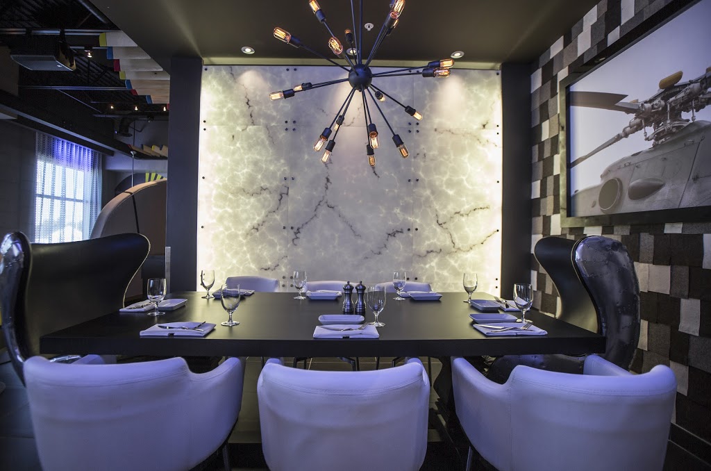Resto-Bar Le Commandant | 1688 Route de lAéroport, Québec, QC G2G 0K1, Canada | Phone: (418) 204-2145