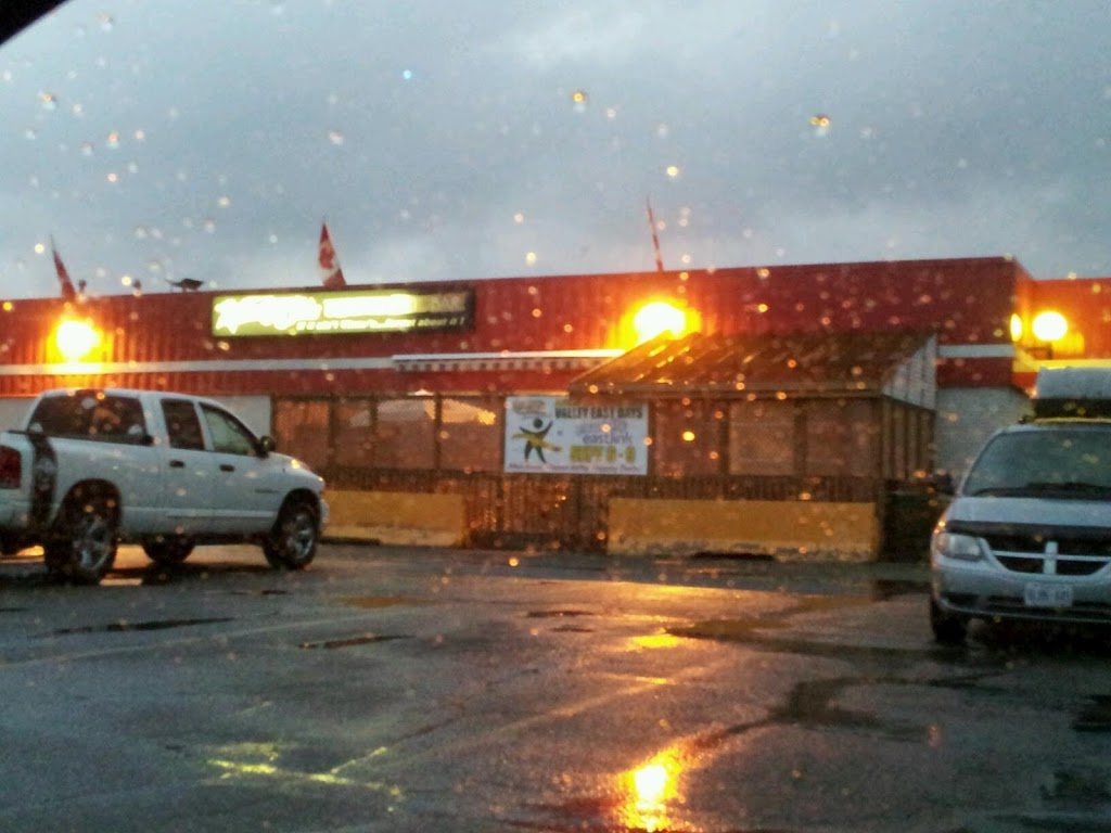 Cousin Vinnys Restaurant & Bar | 5085 Old Hwy 69, Hanmer, ON P3P 1A9, Canada | Phone: (705) 969-5644