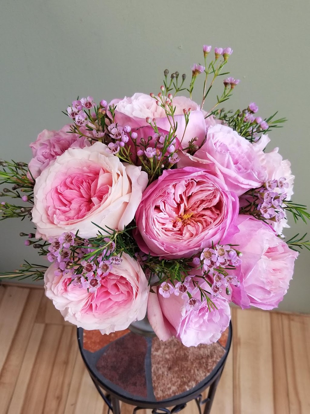 Edelweiss Florist | 1110 Henderson Hwy #2, Winnipeg, MB R2G 1L1, Canada | Phone: (204) 339-5515