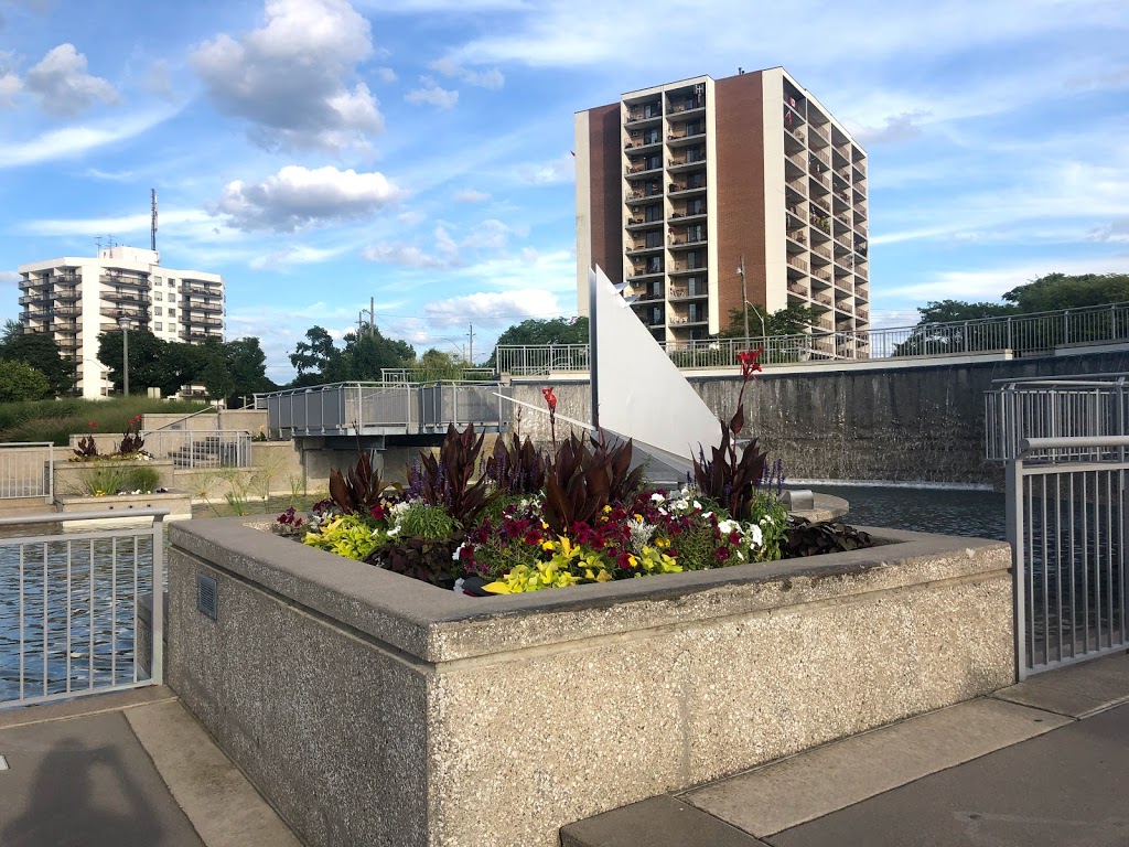Bert Weeks Memorial Gardens | Windsor, ON N9A, Canada | Phone: (519) 253-2300