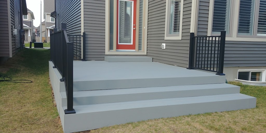 Deluxe Fencing and Decks | 726 Long Point Cir, Gloucester, ON K1T 4E9, Canada | Phone: (613) 862-4275