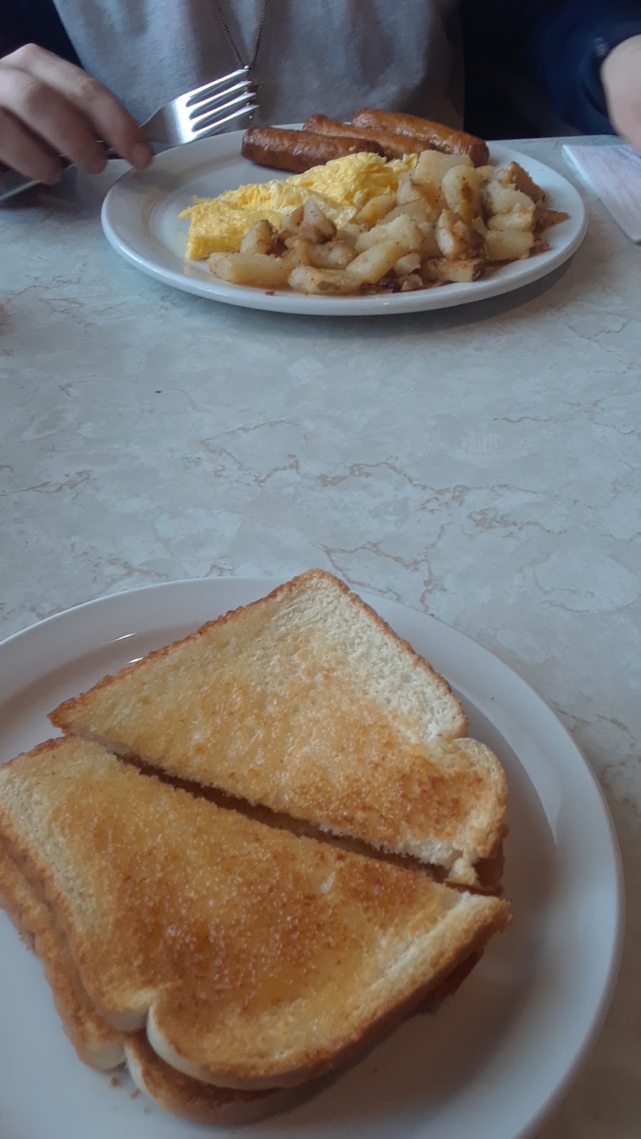 Del-Mar Restaurant | 1677 Dundas St, London, ON N5W 3C6, Canada | Phone: (519) 451-6120
