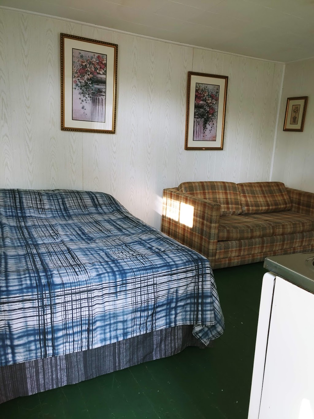 Santa Fé Motel | 147 Mosley St, Wasaga Beach, ON L9Z 2C2, Canada | Phone: (705) 429-3088