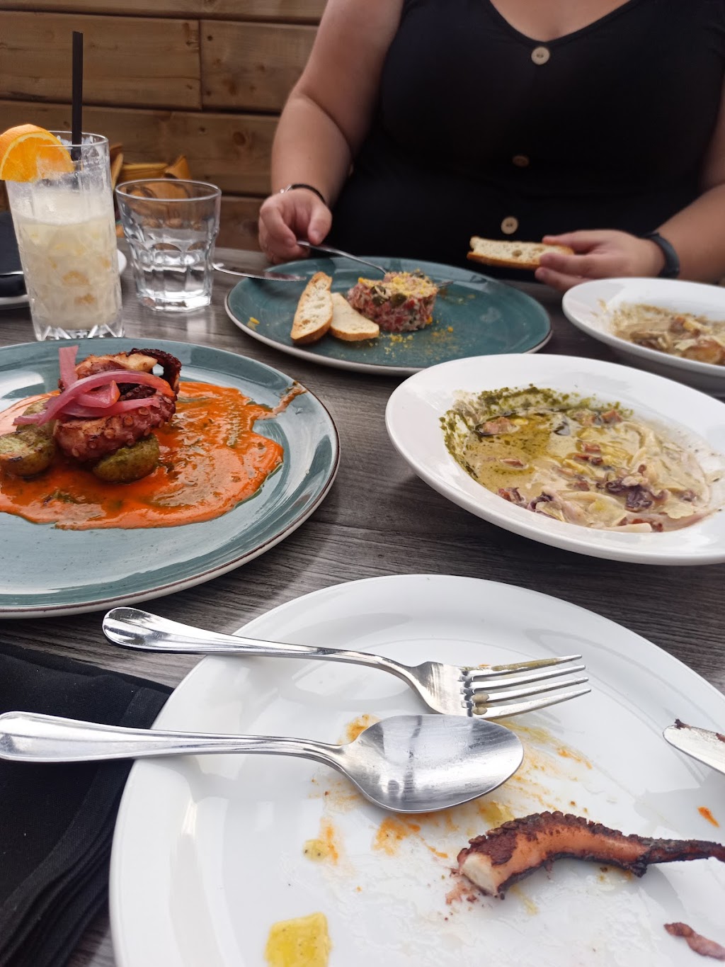 Pura Vida Bistro | 3000 12e Avenue N, Sherbrooke, QC J1H 5H3, Canada | Phone: (819) 566-8686