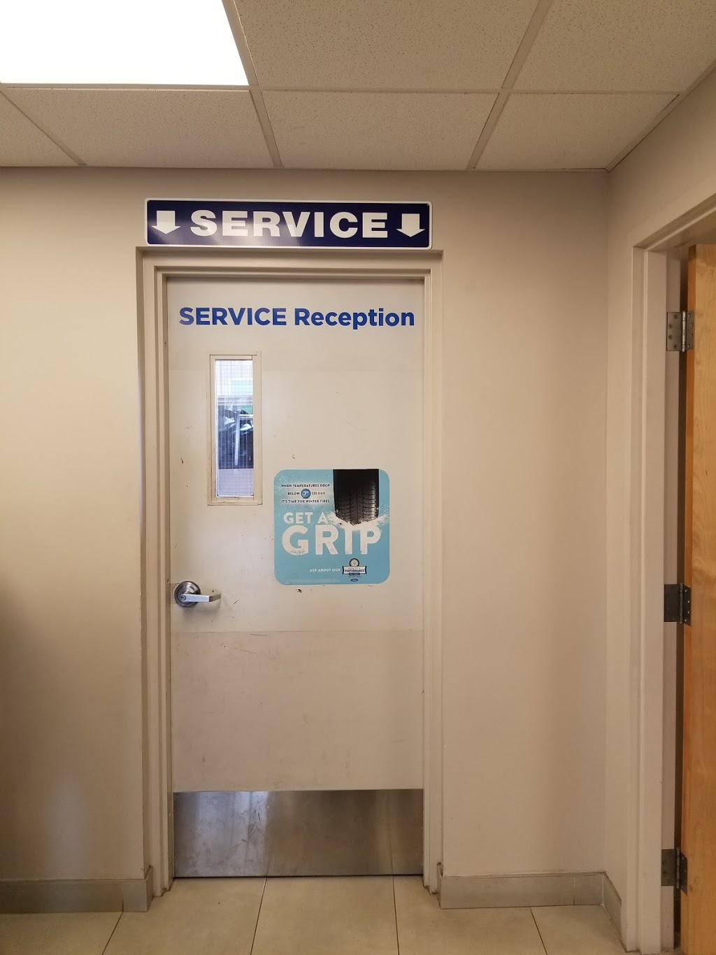 Airport Ford Lincoln Service | 49 Rymal Rd E, Hamilton, ON L9B 1B9, Canada | Phone: (905) 388-6668
