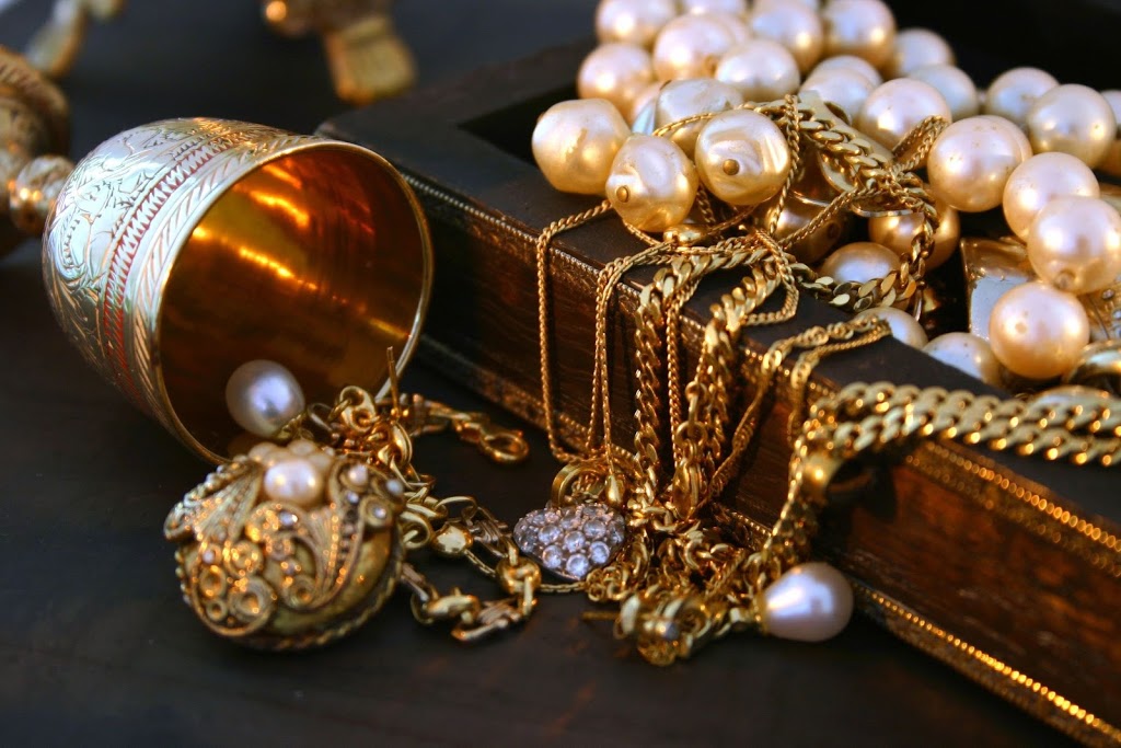 Stacy Pearls | Avenue Jeanne-Mance, Québec, QC G1L 3Z6, Canada | Phone: (581) 741-6013