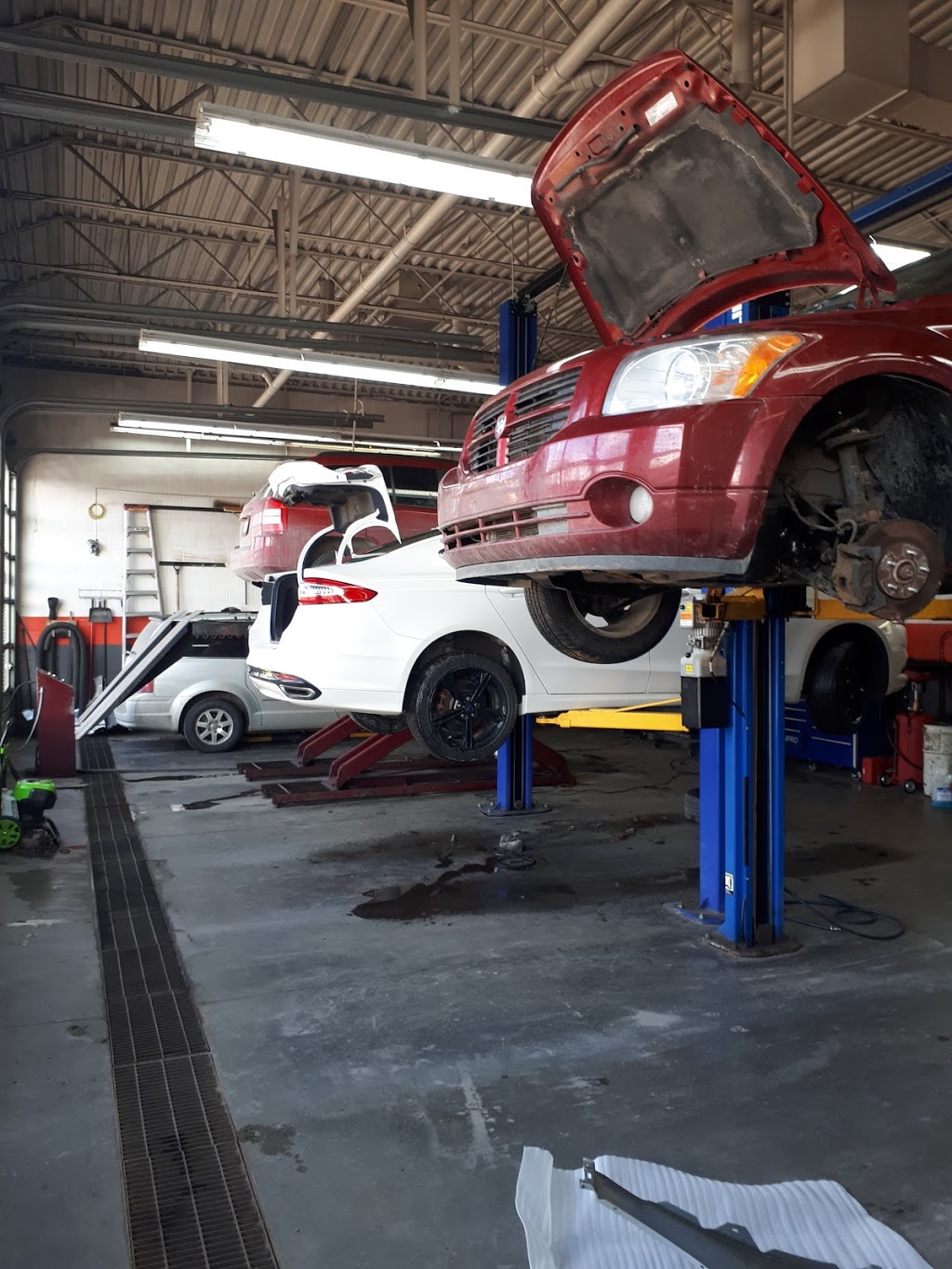 Les Dobos Monterey Park Auto Centre | 1202-2220 68 St NE, Calgary, AB T1Y 6Y7, Canada | Phone: (403) 293-2711