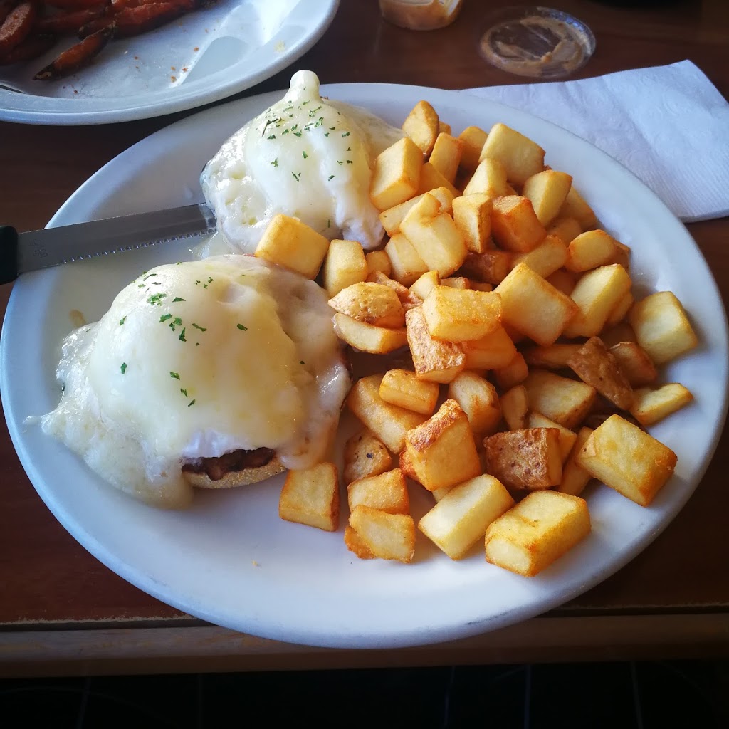 Phils Restaurants | 3210 17 Ave SE, Calgary, AB T2A 0P9, Canada | Phone: (403) 272-1007