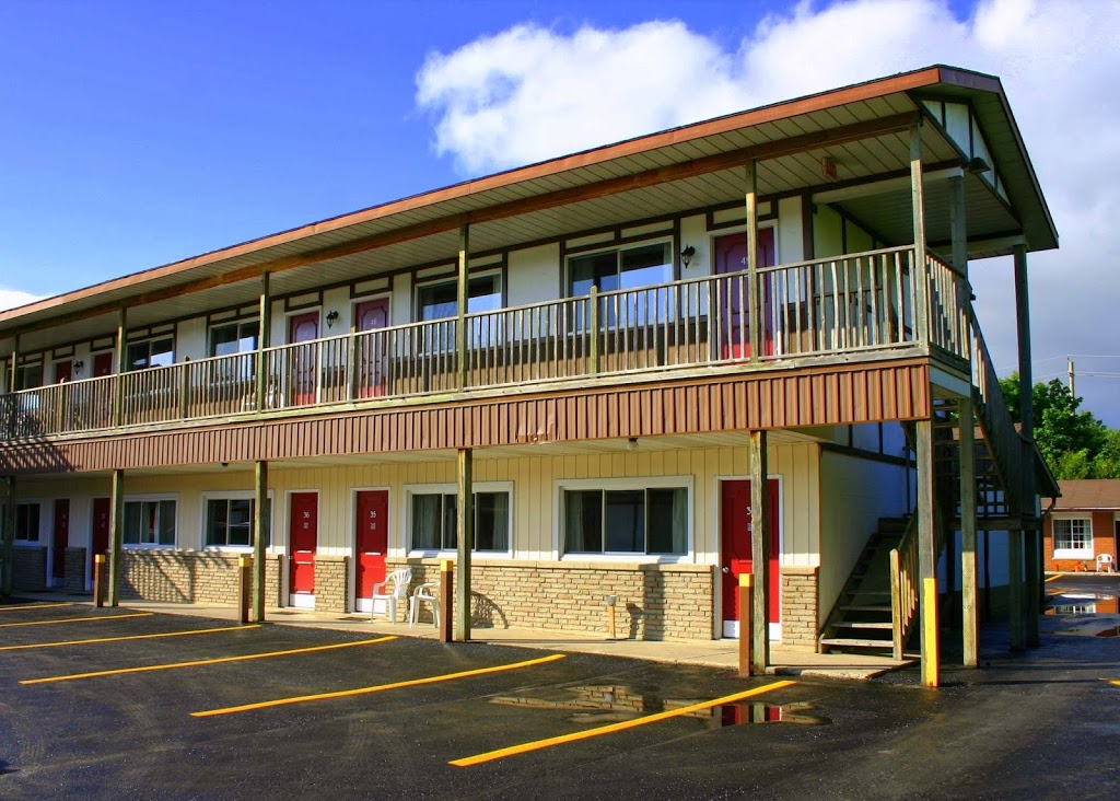 Cedar Lodge Motel | 157 Huron Rd, Goderich, ON N7A 2Z7, Canada | Phone: (519) 524-8379