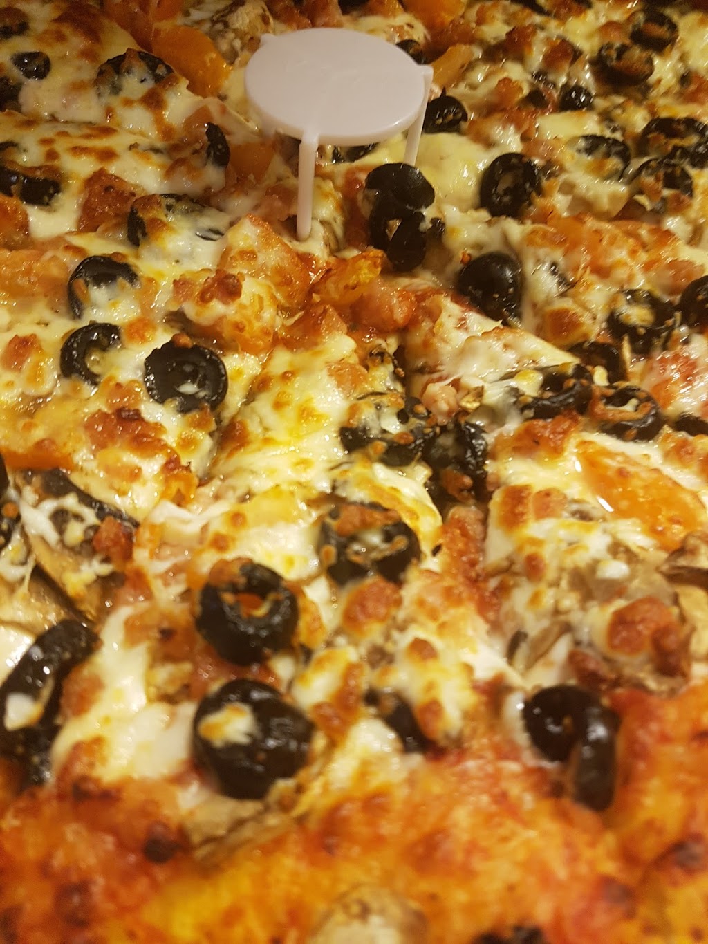 Pizza Express | 15954 Airport Rd, Caledon East, ON L7C 1K5, Canada | Phone: (905) 860-0606