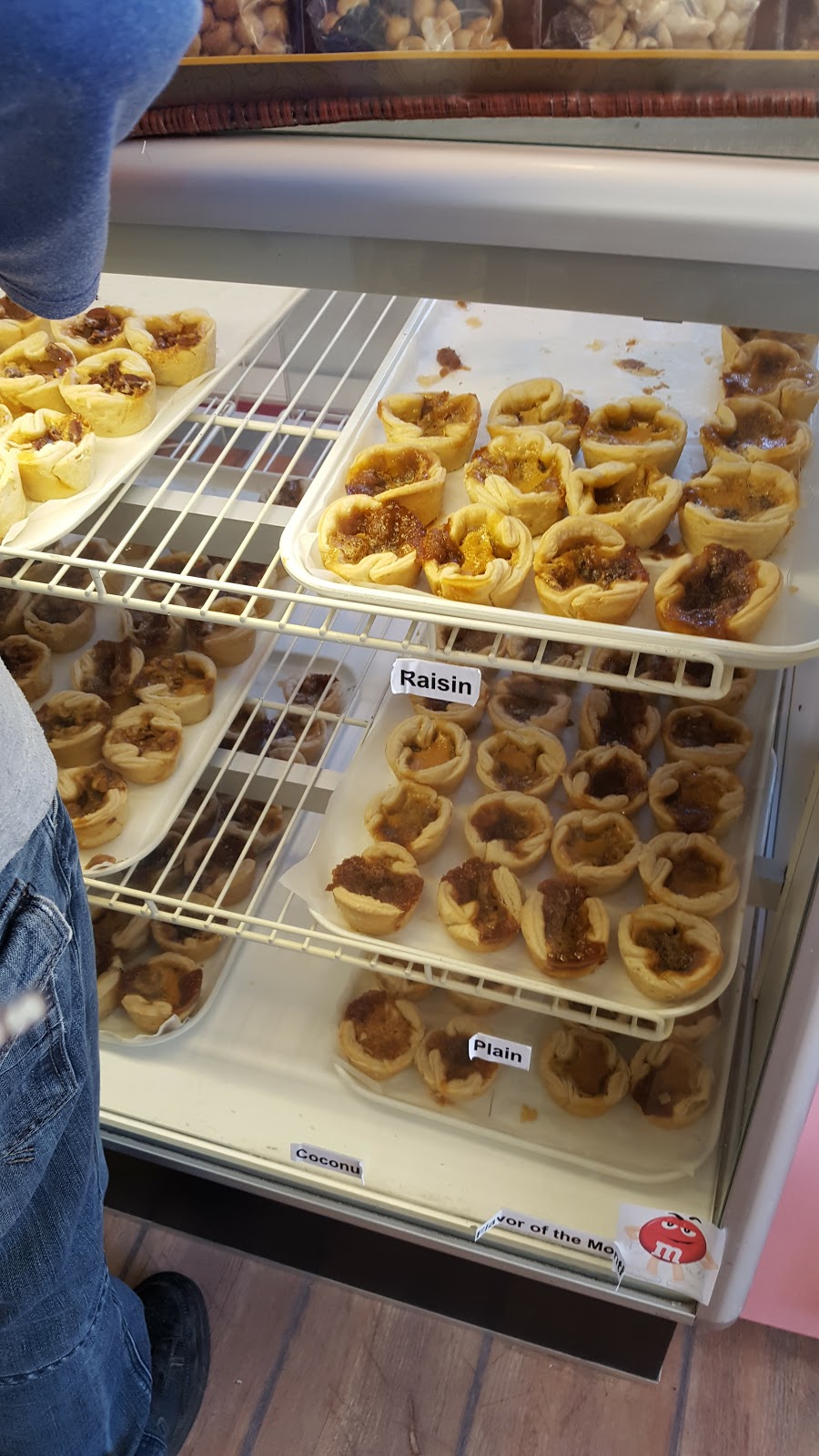 Dees Bakery | 118 St Andrews St, Cambridge, ON N1S 1M8, Canada | Phone: (519) 740-0305
