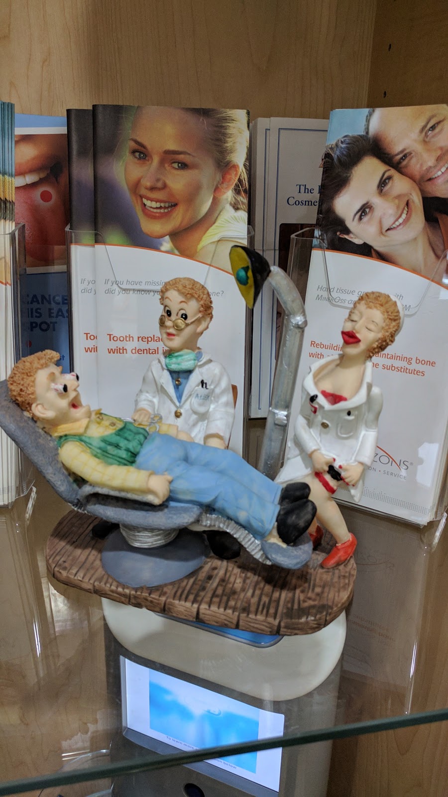 Ellesmere Dental Centre | 1401 Ellesmere Rd, Scarborough, ON M1P 4R4, Canada | Phone: (416) 289-2110