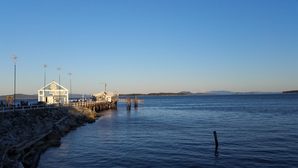 Fish Market | 2598 Beacon Ave, Sidney, BC V8L 1Y2, Canada | Phone: (250) 656-2642