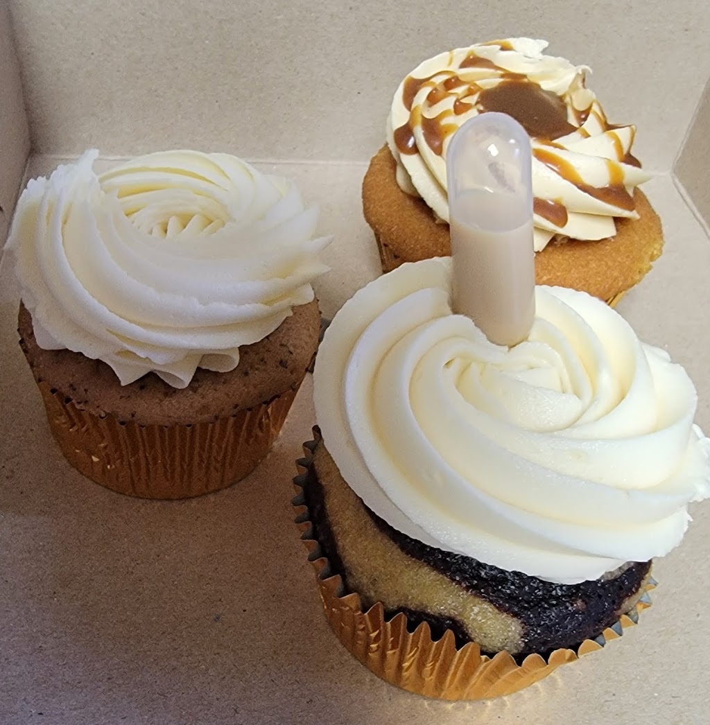 Yvonnes Delightful Cakes | The District North, 11130 11th St NE #170, Calgary, AB T3K 2R5, Canada | Phone: (403) 700-5751