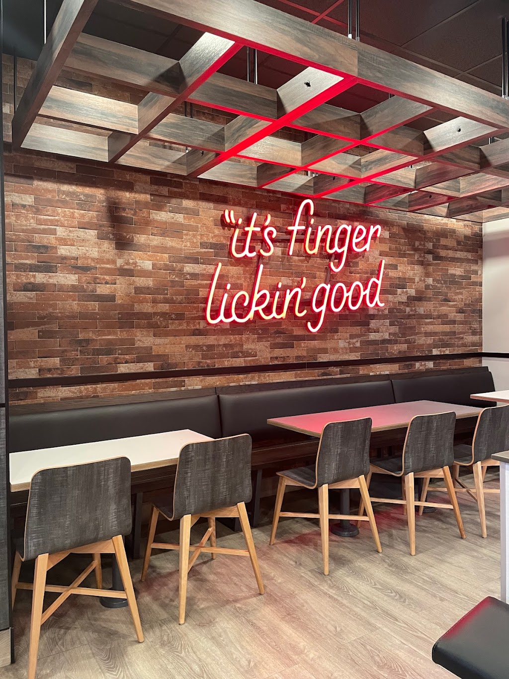 KFC | 2772 Mountain Rd, Moncton, NB E1G 2W7, Canada | Phone: (506) 777-9316