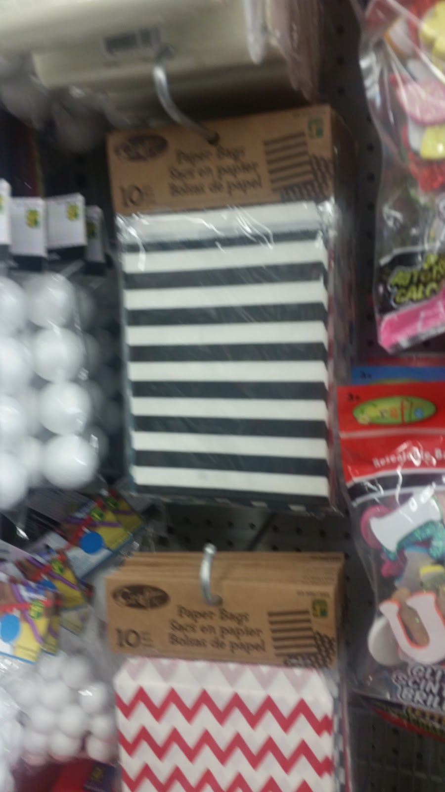 Dollarama | 1221 Canyon Meadows Dr SE, Deer Valley Centre, Calgary, AB T2J 6G2, Canada | Phone: (403) 288-5919