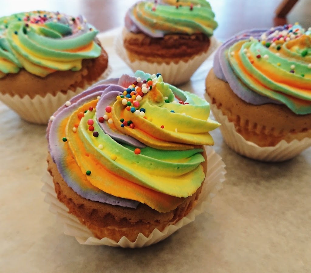 The Cake Club | 1168 Denman St, Vancouver, BC V6G 2M9, Canada | Phone: (604) 428-8990