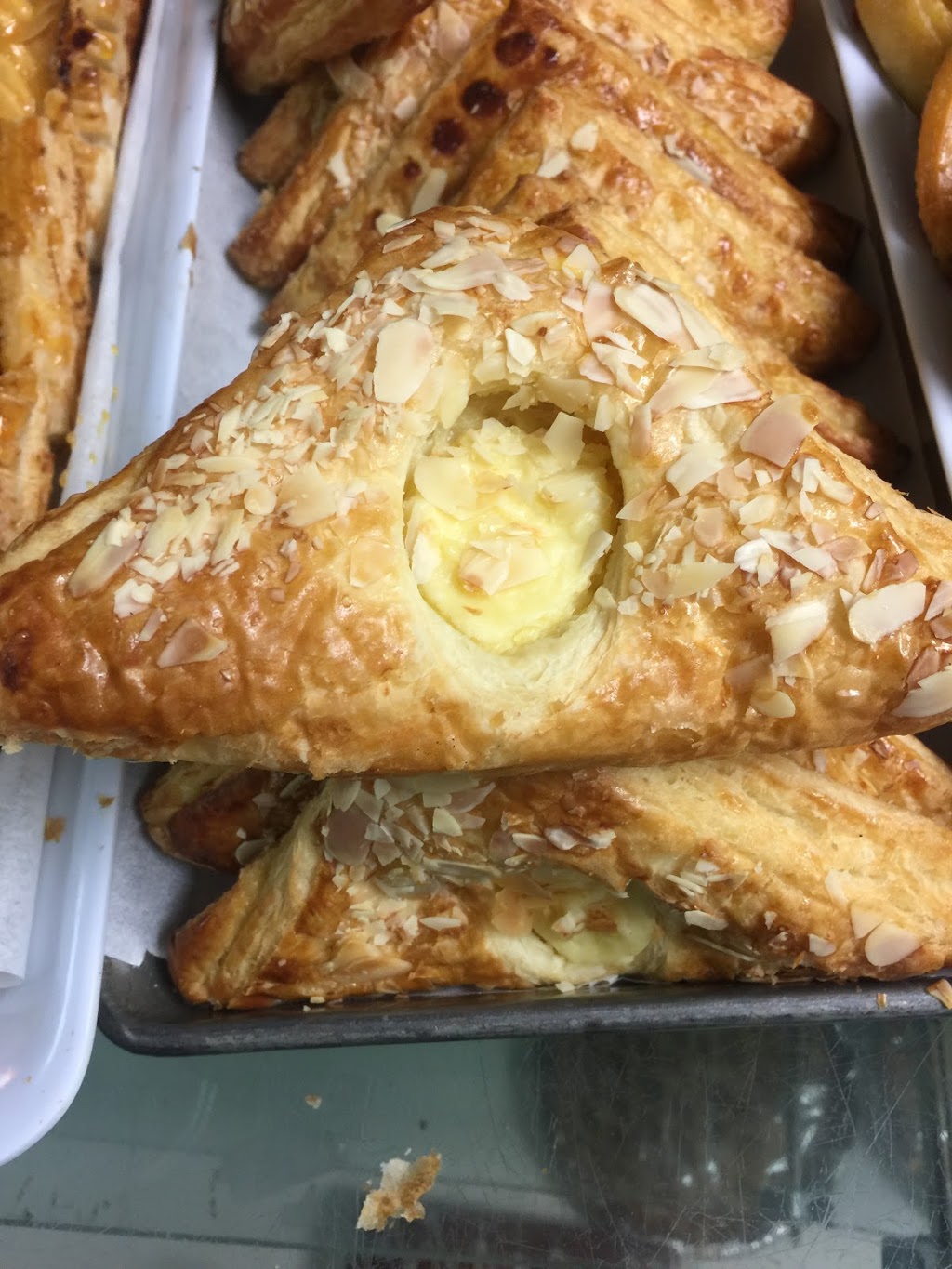 Black Diamond Bakery & Cafe | 119 Centre Ave W, Black Diamond, AB T0L 0H0, Canada | Phone: (403) 933-4503