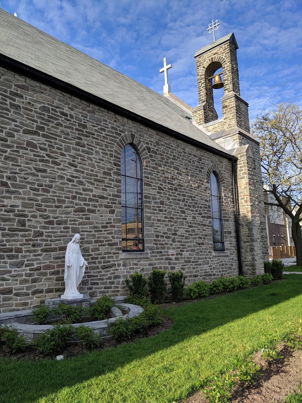 St. Leos Roman Catholic Church, Mimico | 277 Royal York Rd, Etobicoke, ON M8V 2V8, Canada | Phone: (416) 251-1109