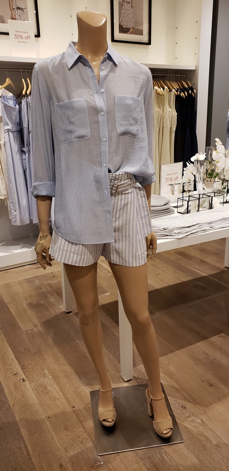 Club Monaco | 1 Promenade Cir, Thornhill, ON L4J 4P8, Canada | Phone: (905) 881-7233