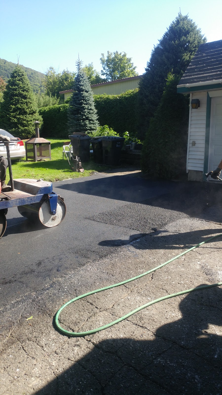 FG Asphalte | 221 QC-112, Saint-Césaire, QC J0L 1T0, Canada | Phone: (514) 550-0415