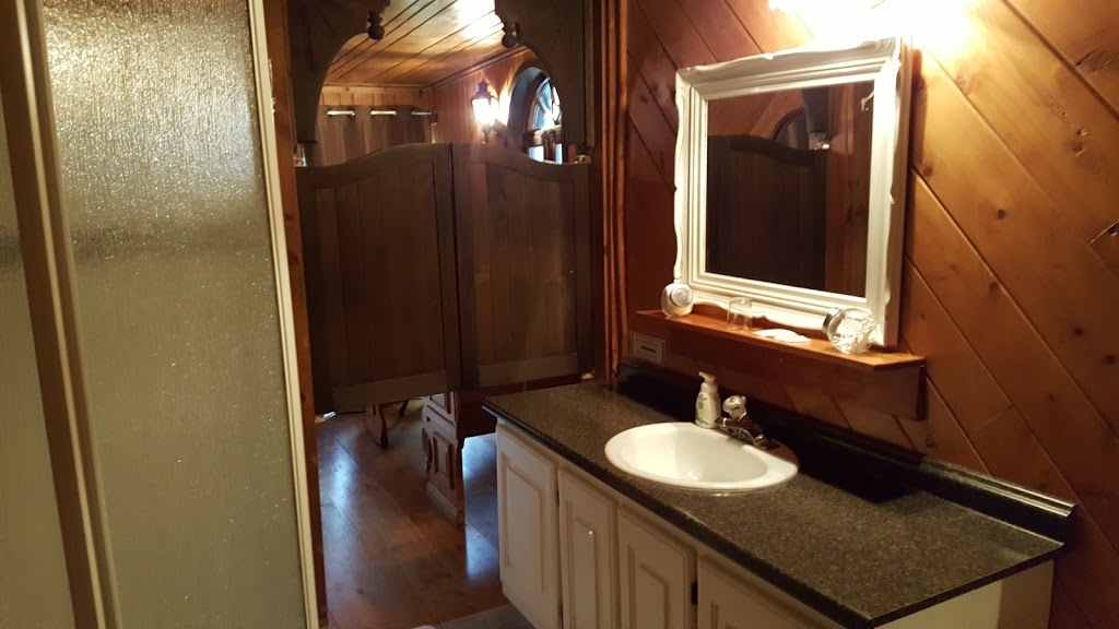 Ancestral Knowlton B&B | 402 Chemin Knowlton, Knowlton, QC J0E 1V0, Canada | Phone: (450) 243-0011