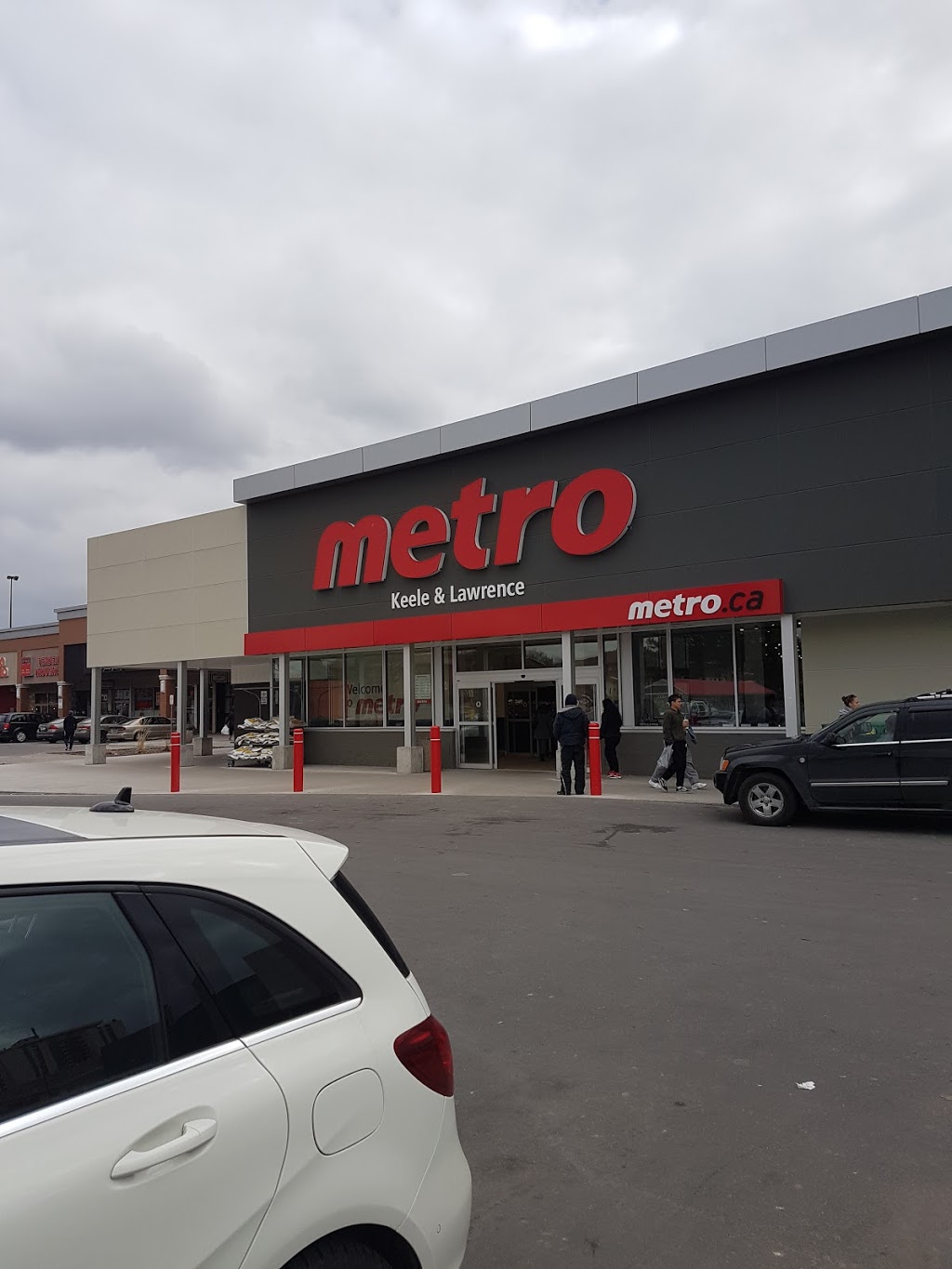 Smart Centres North Park Plaza | Keele St, Toronto, ON M6L 1A4, Canada