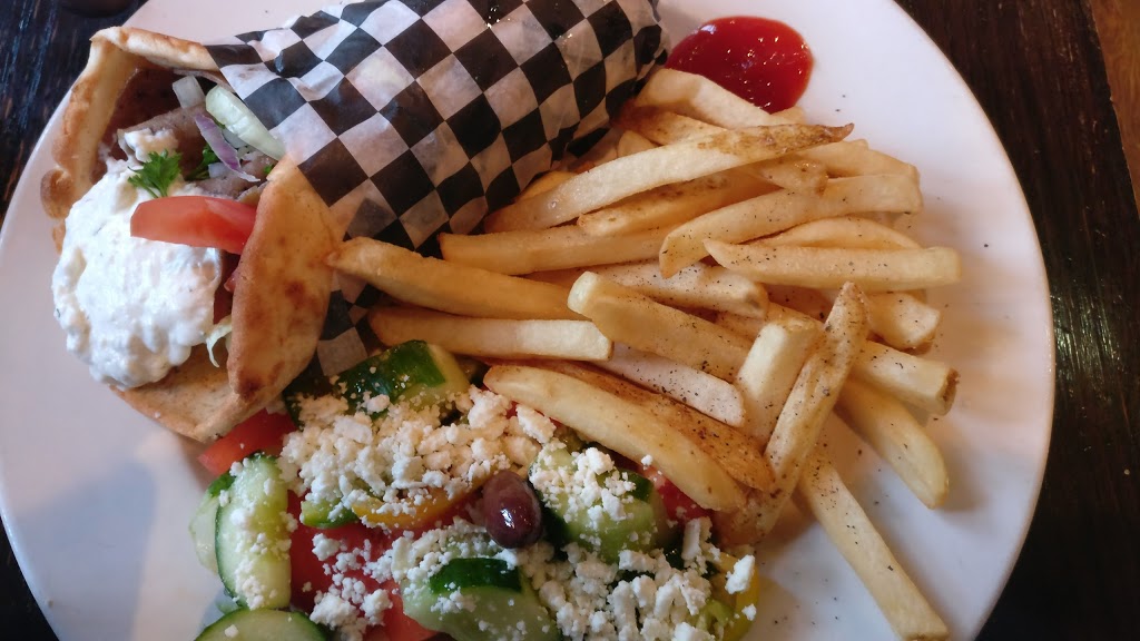Ginos Restaurant | 431 E Columbia St, New Westminster, BC V3L 3X4, Canada | Phone: (604) 525-1071