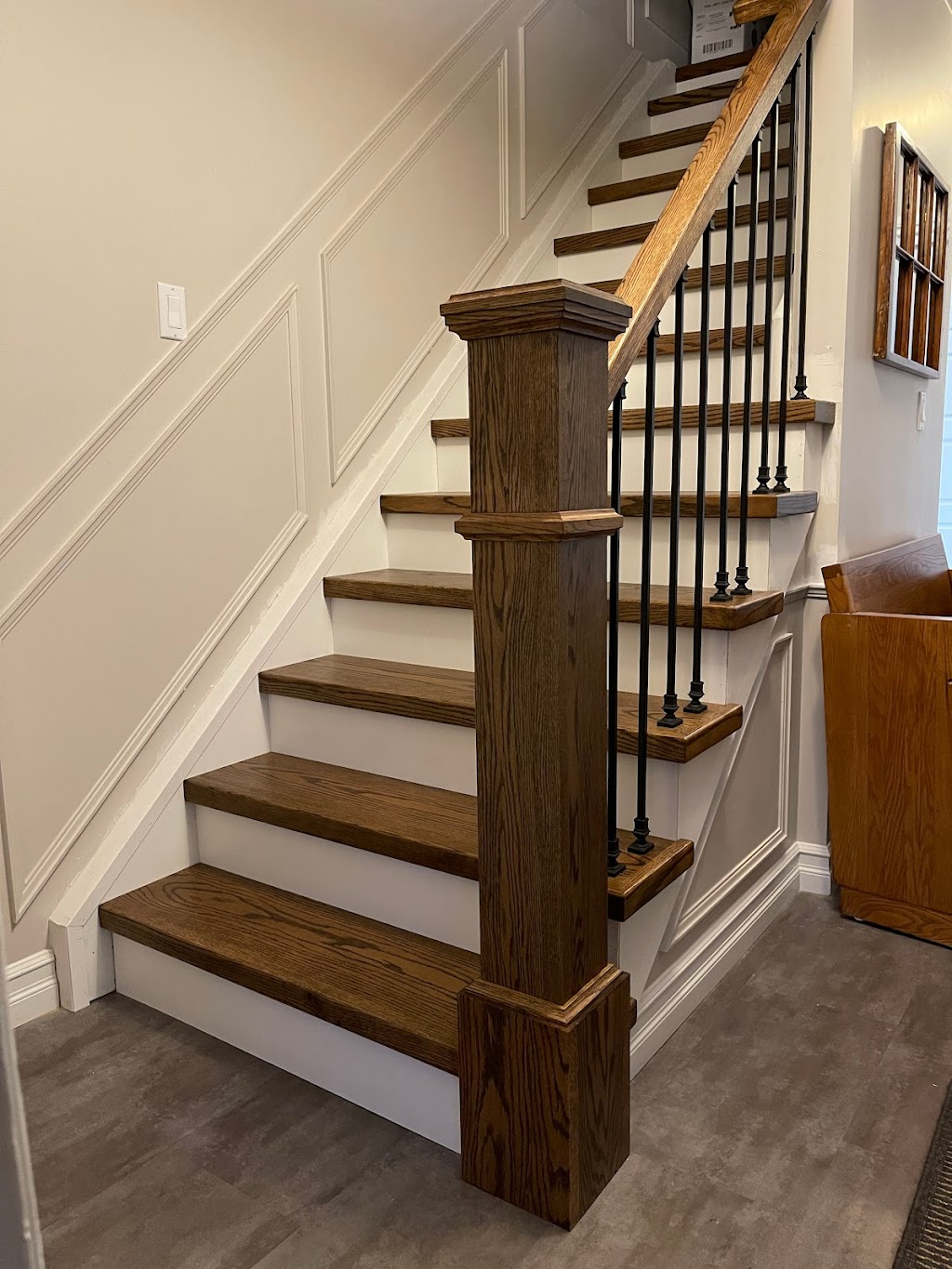 Heritage Stair & Railing Co. Ltd. | 1064 Hargrieve Rd Unit C2, London, ON N6E 1P5, Canada | Phone: (519) 649-2343
