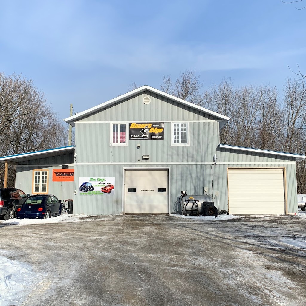 Razors Edge | 5965 Old Hwy #2, Shannonville, ON K0K 3A0, Canada | Phone: (613) 961-9702
