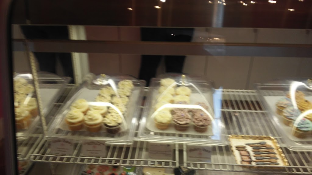 Razzle Dazzle Cupcakes | 319 Springbank Dr, London, ON N6J 1G6, Canada | Phone: (519) 663-9973