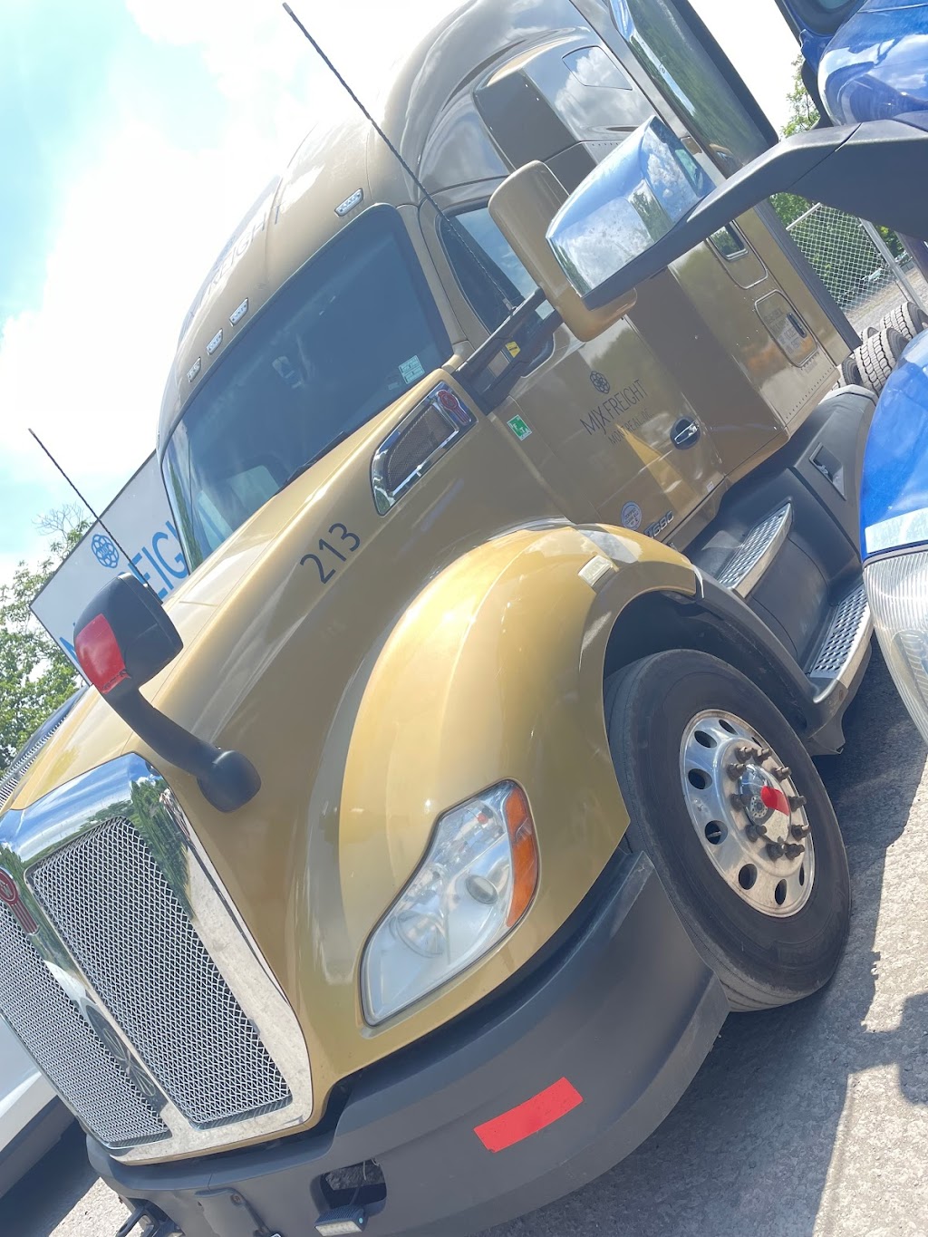 MJX freight | 328 Rue Dubois, Salaberry-de-Valleyfield, QC J6S 1A2, Canada | Phone: (514) 305-7200