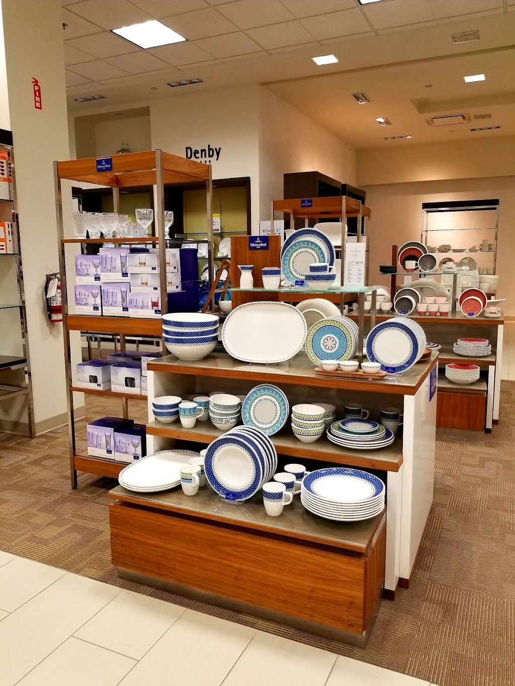 Hudsons Bay | 550 King St N, Waterloo, ON N2L 5W6, Canada | Phone: (519) 884-6990