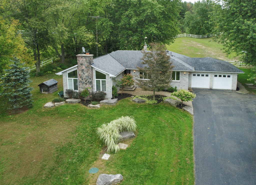 Patterson Pines Villa | 8283 Patterson Side Rd, Caledon East, ON L7E 3A5, Canada | Phone: (905) 462-6734