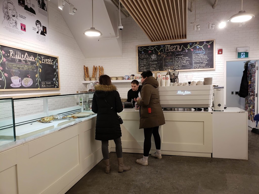 Praise Patisserie | 244 Queen St W, Toronto, ON M5V 1Z7, Canada | Phone: (416) 519-5066