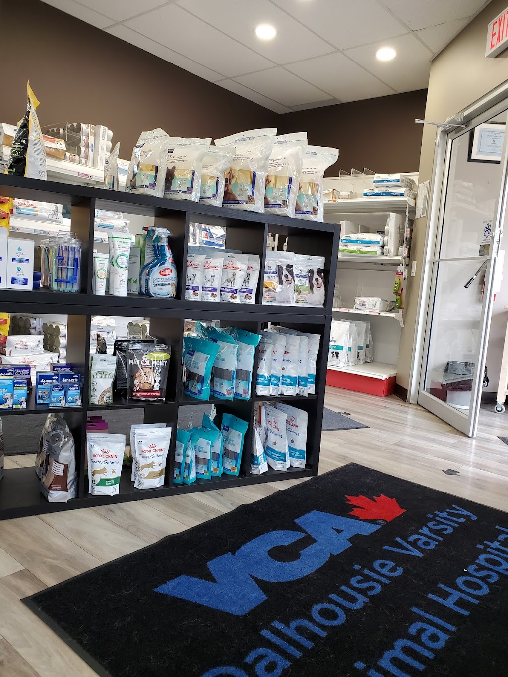 VCA Canada Dalhousie Varsity Animal Hospital | 5005 Dalhousie Dr NW #405, Calgary, AB T3A 5R8, Canada | Phone: (403) 284-2265