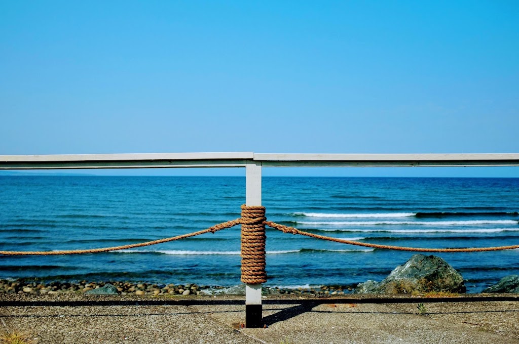 Lighthouse Motel | 6035 Island Hwy W, Qualicum Beach, BC V9K 2E1, Canada | Phone: (250) 757-8765