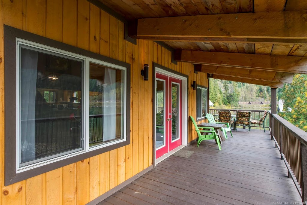 Top Hat Terrace Vacation Rental | 8323 Trans Canada Highway, Revelstoke, BC V0E 2S0, Canada | Phone: (855) 728-5288