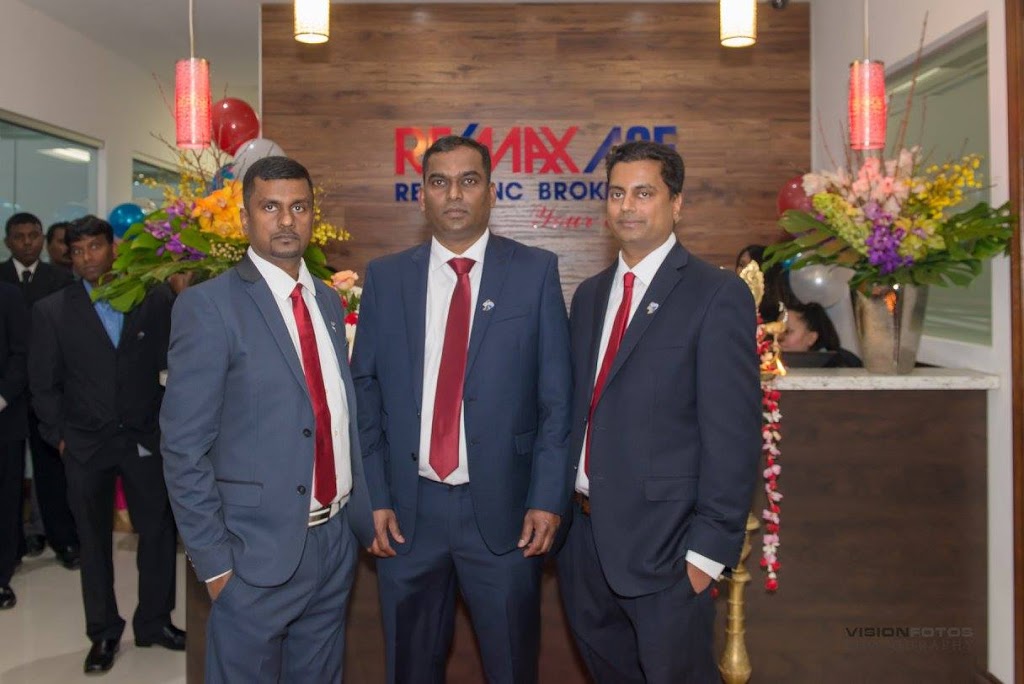 Suresh Paramalingam | 3-1286 Kennedy Rd, Scarborough, ON M1P 2L5, Canada | Phone: (416) 270-1111